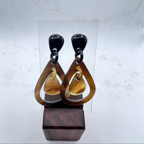 Hand carved Water Buffalo Horn earrings. Each is one of a kind. - Picture 14 of 14